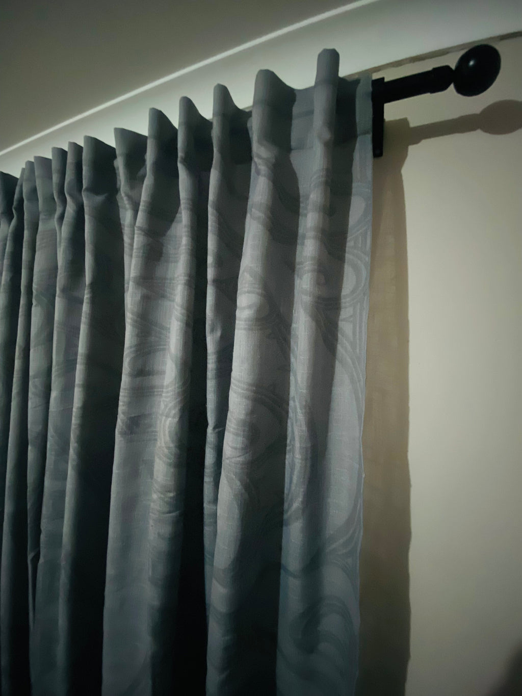 Māori Design Sheers - Grey